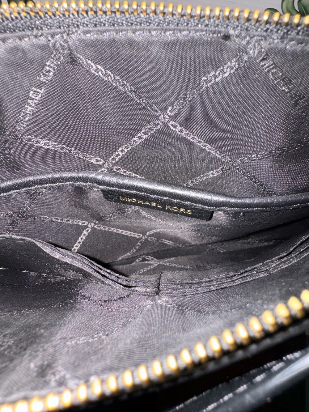 Michael Kors Black Pebbled Leather Crossbody with Gold Accents vintage - Picture 4 of 5